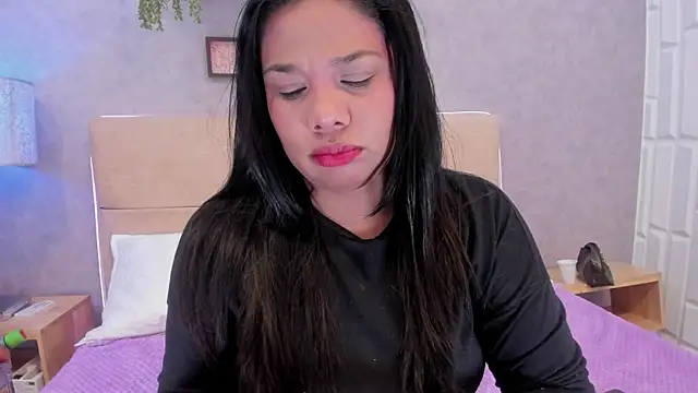 Snapshot of Cloee_evans chatting on April 28, 2026, 11:48 am Cloee evans online show from April 28, 2026, 11:48 am
