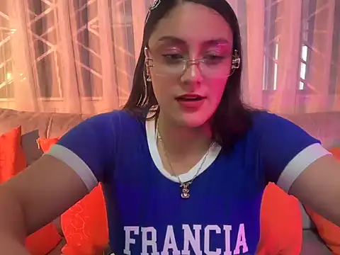 CristalZafiro online show from July 14, 2026, 2:12 pm