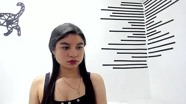 Snapshot of LindaCatalina_ chatting on May 27, 2026, 12:46 pm LindaCatalina online show from May 27, 2026, 12:46 pm