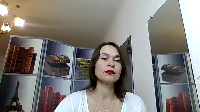Snapshot of Selena_Moo chatting on May 10, 2026, 12:54 pm Selena Moo online show from May 10, 2026, 12:54 pm