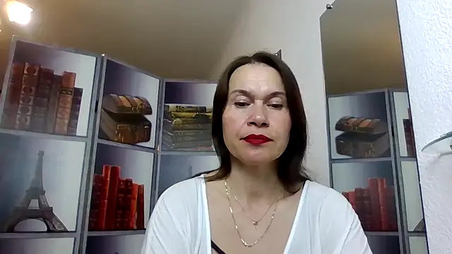 Snapshot of Selena_Moo chatting on May 13, 2026, 8:01 am Selena Moo online show from May 13, 2026, 8:01 am