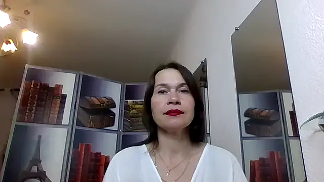 Snapshot of Selena_Moo chatting on May 15, 2026, 8:32 am Selena Moo online show from May 15, 2026, 8:32 am