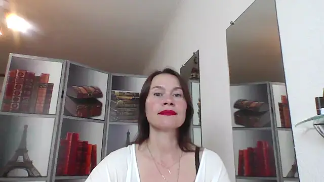 Snapshot of Selena_Moo chatting on May 21, 2026, 8:54 am Selena Moo online show from May 21, 2026, 8:54 am