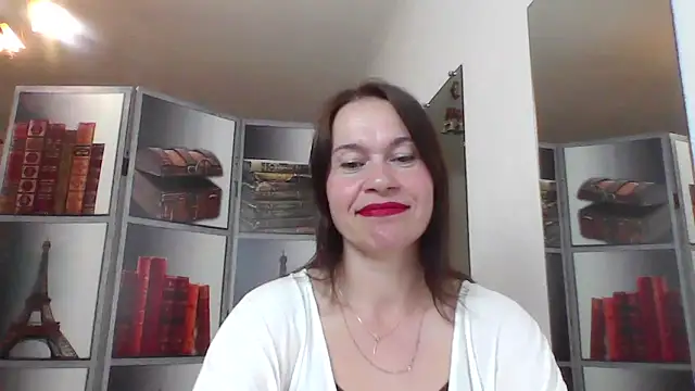 Snapshot of Selena_Moo chatting on May 22, 2026, 8:21 am Selena Moo online show from May 22, 2026, 8:21 am