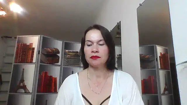 Snapshot of Selena_Moo chatting on June 10, 2026, 10:14 am Selena Moo online show from June 10, 2026, 10:14 am