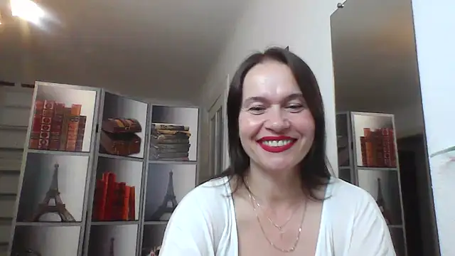 Snapshot of Selena_Moo chatting on June 13, 2026, 9:18 am Selena Moo online show from June 13, 2026, 9:18 am