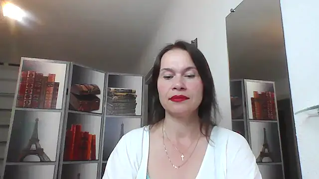 Snapshot of Selena_Moo chatting on June 15, 2026, 2:19 pm Selena Moo online show from June 15, 2026, 2:19 pm