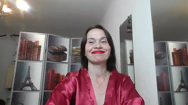 Snapshot of Selena_Moo chatting on June 19, 2026, 9:29 pm Selena Moo online show from June 19, 2026, 9:29 pm