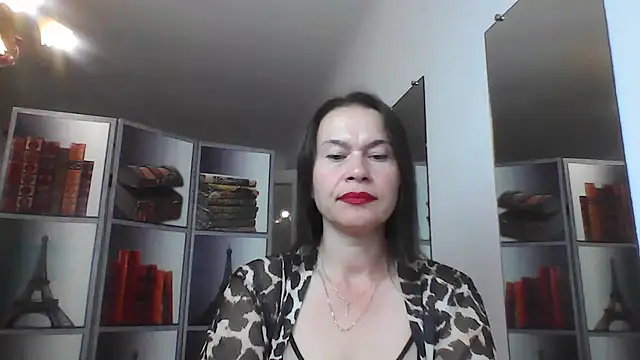 Snapshot of Selena_Moo chatting on July 22, 2026, 8:28 am Selena Moo online show from July 22, 2026, 8:28 am