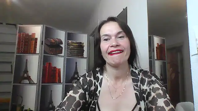 Snapshot of Selena_Moo chatting on August 2, 2026, 8:46 am Selena Moo online show from August 2, 2026, 8:46 am