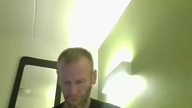 edmmusiccouple online show from March 20, 2026, 2:49 am