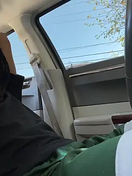 Mr11inchesnluvv online show from April 26, 2026, 8:17 pm