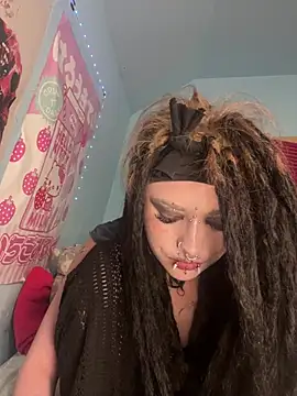 Snapshot of darlingvicuous chatting on July 22, 2026, 2:14 am darlingvicuous online show from July 22, 2026, 2:14 am