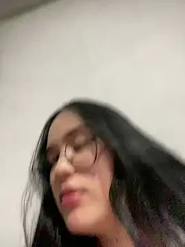 Snapshot of alondraas chatting on March 21, 2026, 4:06 am alondraas online show from March 21, 2026, 4:06 am