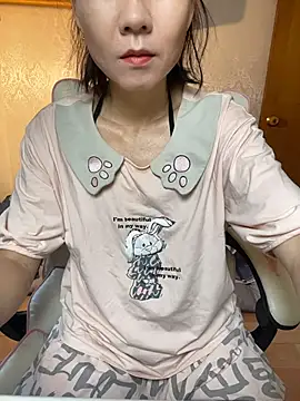 lilysister66 online show from June 30, 2026, 8:15 am