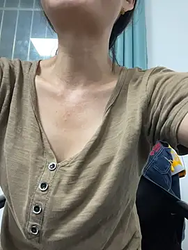 lilysister66 online show from July 30, 2026, 12:59 pm