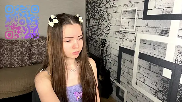 ElmiraDabato online show from April 28, 2026, 11:37 am