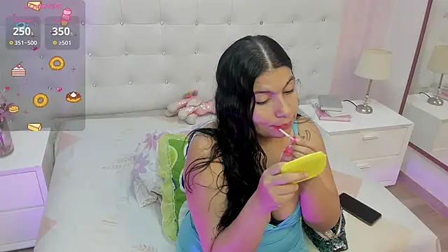Snapshot of DianaSheren chatting on May 11, 2026, 8:06 pm DianaSheren online show from May 11, 2026, 8:06 pm