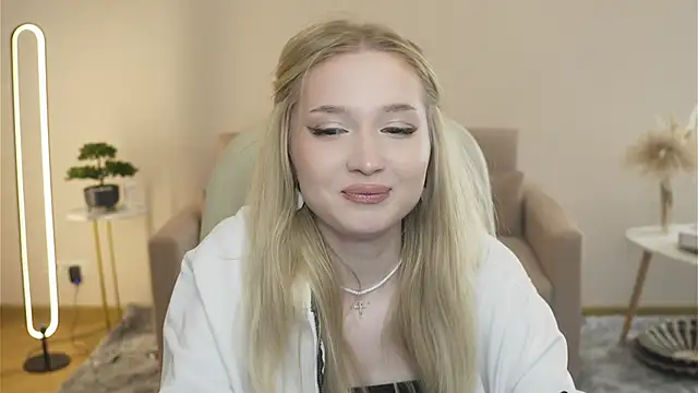 Snapshot of SeemaHornoff chatting on March 30, 2026, 3:02 pm SeemaHornoff online show from March 30, 2026, 3:02 pm