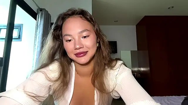 Snapshot of kamila_18_french chatting on April 21, 2026, 5:14 am kamila 18 french online show from April 21, 2026, 5:14 am