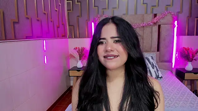 nesli hann online show from April 20, 2026, 8:32 pm