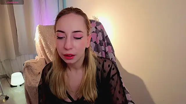 ShadowSparkle online show from April 10, 2026, 10:47 pm