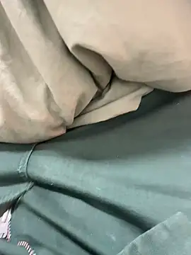 Snapshot of HRDDik20 chatting on March 21, 2026, 10:46 pm HRDDik20 online show from March 21, 2026, 10:46 pm