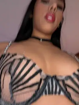 Snapshot of Rossie_Blooms chatting on June 23, 2026, 9:46 pm Rossie Blooms online show from June 23, 2026, 9:46 pm