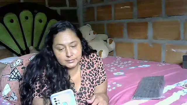 Snapshot of tistmature-69 chatting on June 2, 2026, 1:24 pm tistmature-69 online show from June 2, 2026, 1:24 pm