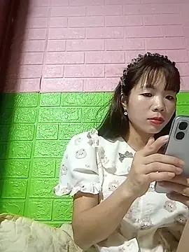 Snapshot of AmyLinee01 chatting on June 5, 2026, 6:52 am AmyLinee01 online show from June 5, 2026, 6:52 am