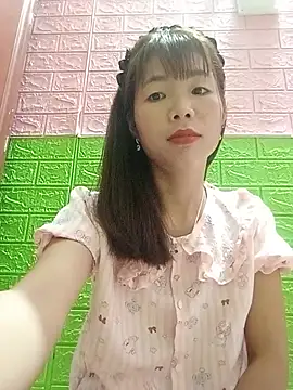Snapshot of AmyLinee01 chatting on June 10, 2026, 5:28 am AmyLinee01 online show from June 10, 2026, 5:28 am