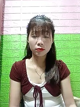 Snapshot of AmyLinee01 chatting on July 5, 2026, 7:59 am AmyLinee01 online show from July 5, 2026, 7:59 am