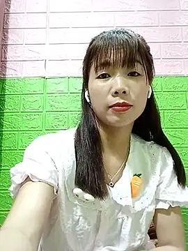 Snapshot of AmyLinee01 chatting on July 7, 2026, 7:29 pm AmyLinee01 online show from July 7, 2026, 7:29 pm