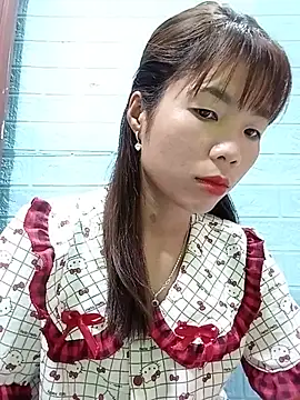 Snapshot of AmyLinee01 chatting on July 15, 2026, 12:21 pm AmyLinee01 online show from July 15, 2026, 12:21 pm