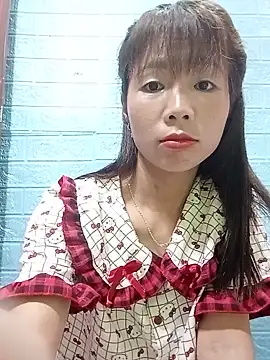 Snapshot of AmyLinee01 chatting on July 18, 2026, 10:52 am AmyLinee01 online show from July 18, 2026, 10:52 am