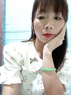 Snapshot of AmyLinee01 chatting on July 28, 2026, 3:21 pm AmyLinee01 online show from July 28, 2026, 3:21 pm