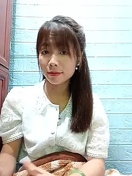 Snapshot of AmyLinee01 chatting on August 1, 2026, 11:25 pm AmyLinee01 online show from August 1, 2026, 11:25 pm