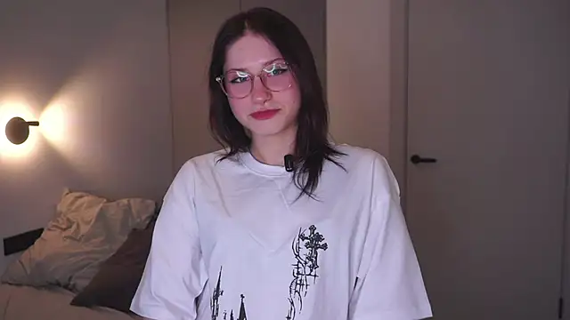 Snapshot of CindieArning chatting on March 22, 2026, 6:33 pm CindieArning online show from March 22, 2026, 6:33 pm