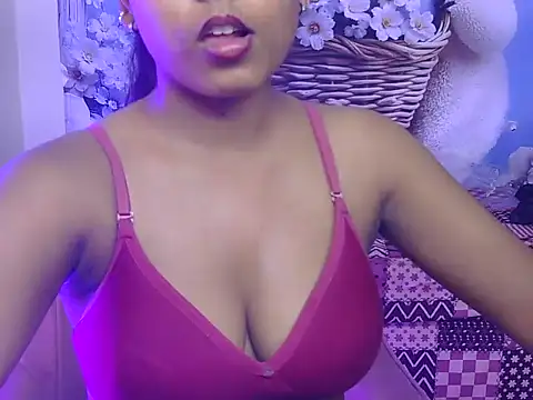 hoty-pinka online show from April 21, 2026, 6:12 pm