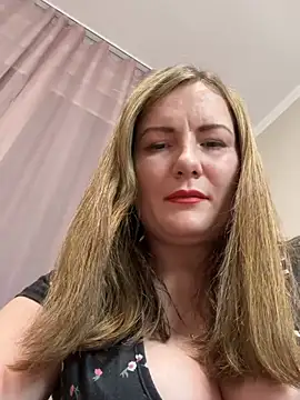 Snapshot of Susan_Wright chatting on June 18, 2026, 12:00 am Susan Wright online show from June 18, 2026, 12:00 am