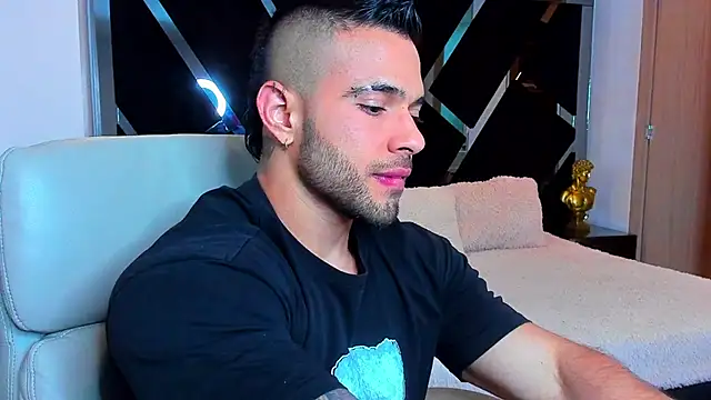Raytorres online show from April 26, 2026, 9:12 pm