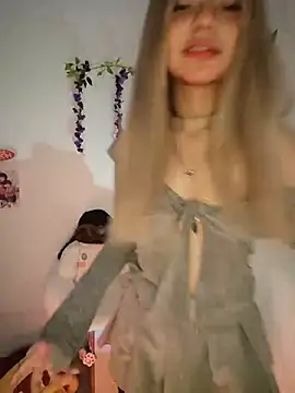 Snapshot of saki_nyanwn chatting on July 13, 2026, 11:57 am saki nyanwn online show from July 13, 2026, 11:57 am