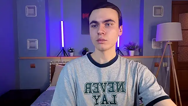 istairee1 online show from March 22, 2026, 9:02 am