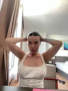 Snapshot of AmeliaLotuss chatting on April 10, 2026, 7:57 am AmeliaLotuss online show from April 10, 2026, 7:57 am