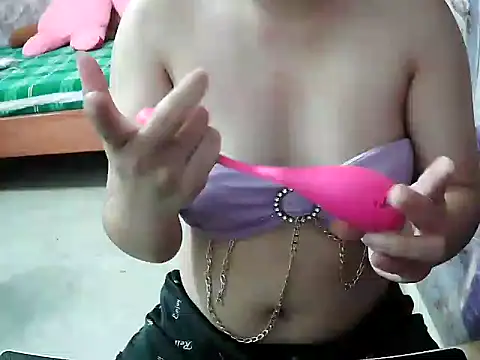 Snapshot of lusa_baby chatting on August 5, 2026, 7:00 am lusa baby online show from August 5, 2026, 7:00 am
