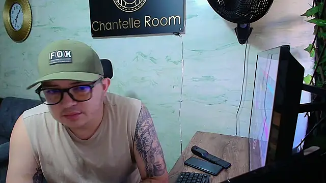 maximo daddy online show from April 22, 2026, 12:07 pm