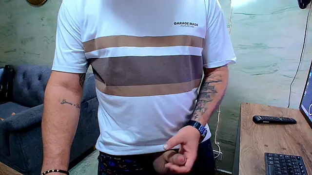 maximo daddy online show from April 25, 2026, 1:41 pm