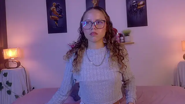 Snapshot of lia_valmont_01 chatting on June 18, 2026, 7:07 pm lia valmont 01 online show from June 18, 2026, 7:07 pm