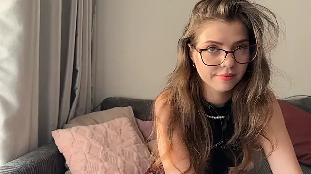 eva si online show from March 23, 2026, 10:19 am