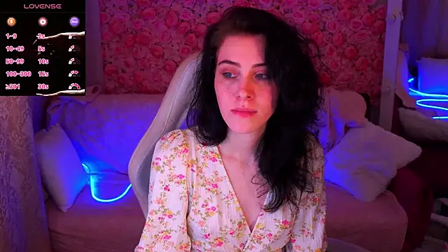 CurleyBlueEyes online show from March 24, 2026, 2:33 pm